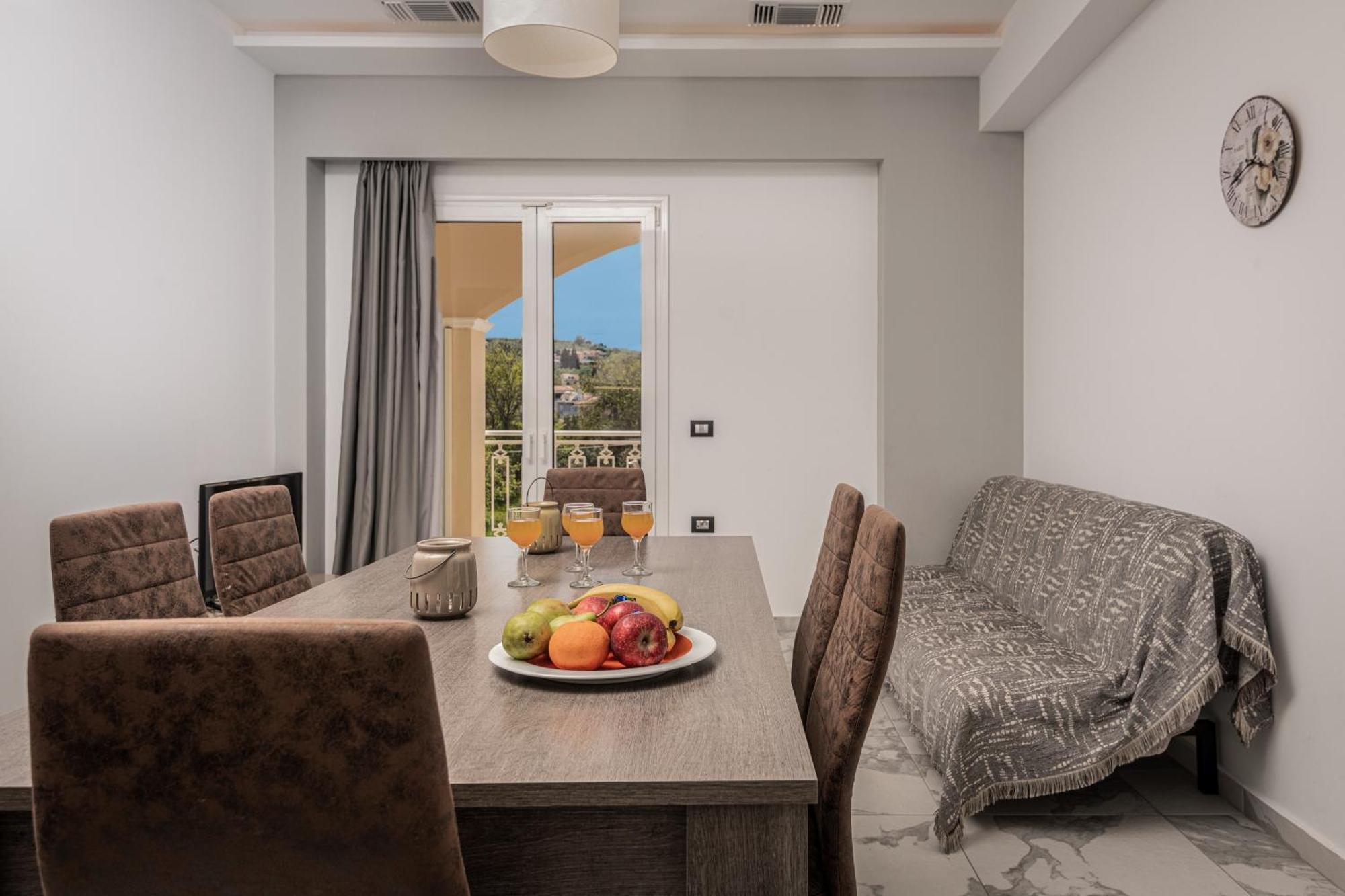 Katsaros Luxury Apts Ii 5 Min Walk To