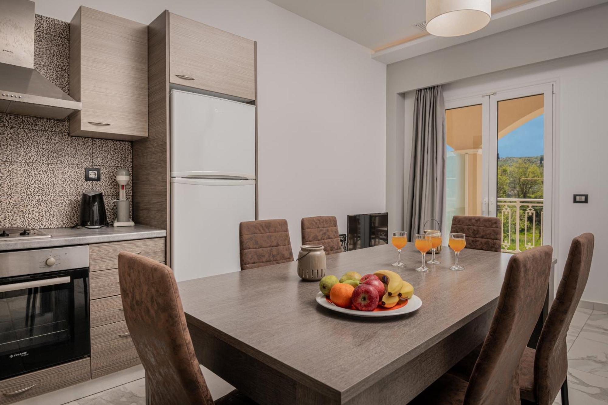 Katsaros Luxury Apts Ii 5 Min Walk To Apartmán